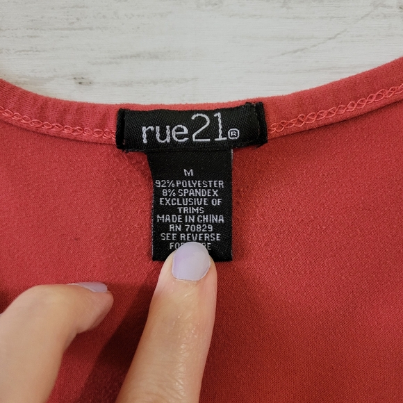 Rue 21 Kinda Don't Care Hi Low Tank Top Size Medium - Picture 6 of 7